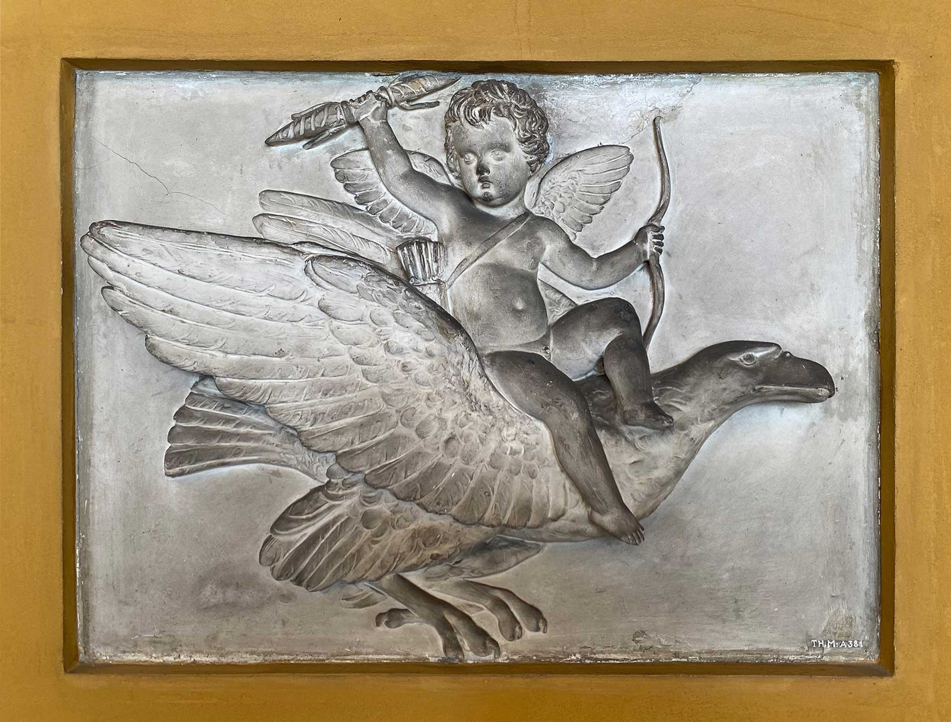 Silberrelief Amor auf Adler