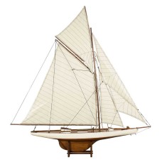 Sailing Yacht America's Cup Columbia 1901, Medium